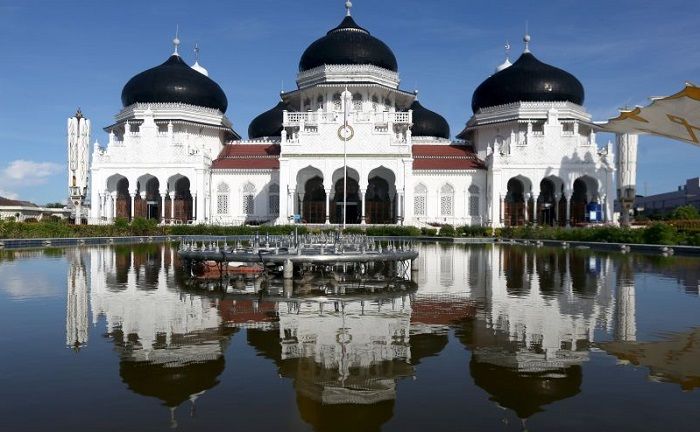 Masjid Raya Baiturrahman di Banda Aceh, Aceh.