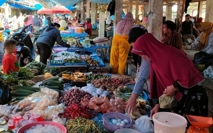 Suasana pasar Tanjung Bungur Tebo sehari menjelang puasa Ramadhan.
