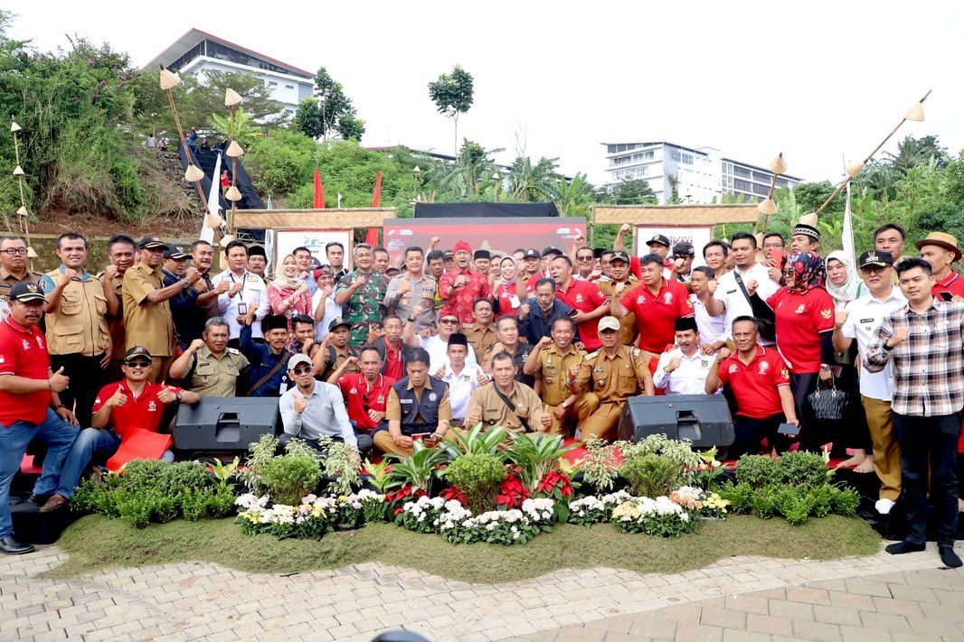 Bangun Kawasan Alun-Alun Bandung Barat, Bupati Bandung Barat Hengky Hengky Satukan Tanah dan Air dari 165 Desa