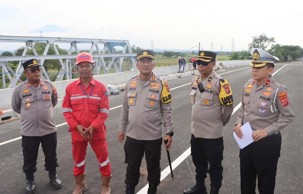 Polresta Cirebon melaksanakan pengecekan jalur mudik Lebaran 2023 dari mulai jalur arteri hingga jalur tol, pada Selasa (21/3/2023).*