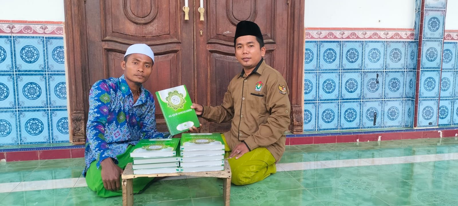 Generasi Muda Pembangunan Indonesia (GMPI) Cabang Sampang laksanakan bagikan Mushaf Al-Qur'an di Bulan Ramadan.