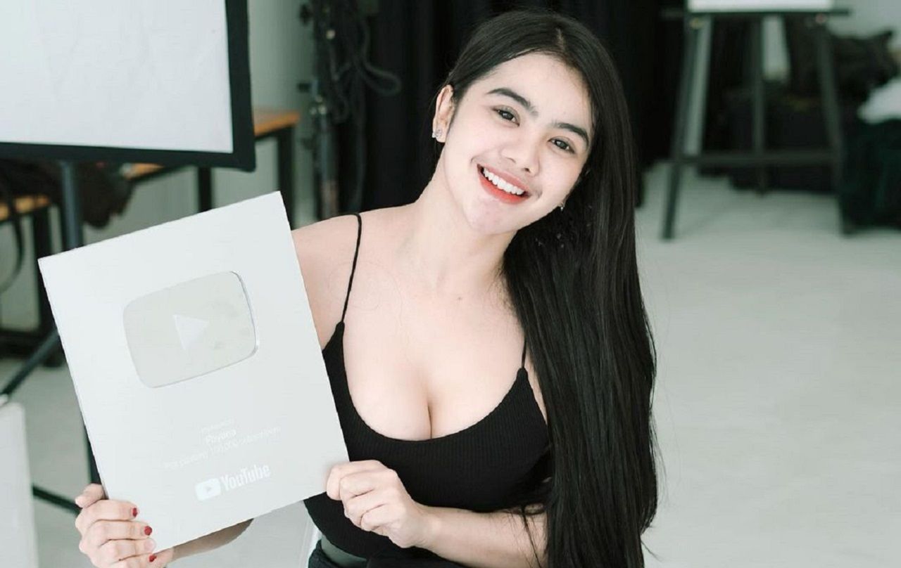 Asyik Goyangannya! Fbyana, Youtuber Seksi Asal Samarinda yang Lagi Hits dikalangan Kaum Adam!