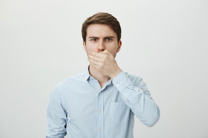Menghilangkan Bau Mulut saat Berpuasa dengan Obat Kumur, Apakah Berbahaya?