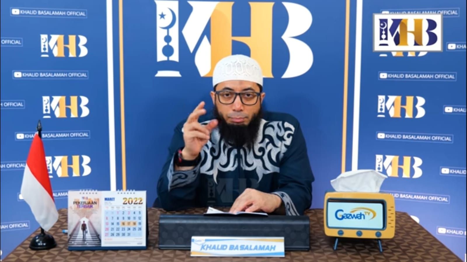 Ustadz Khalid Basalamah sedang menjelaskan tentang memaksimalkan bulan ramadan.
