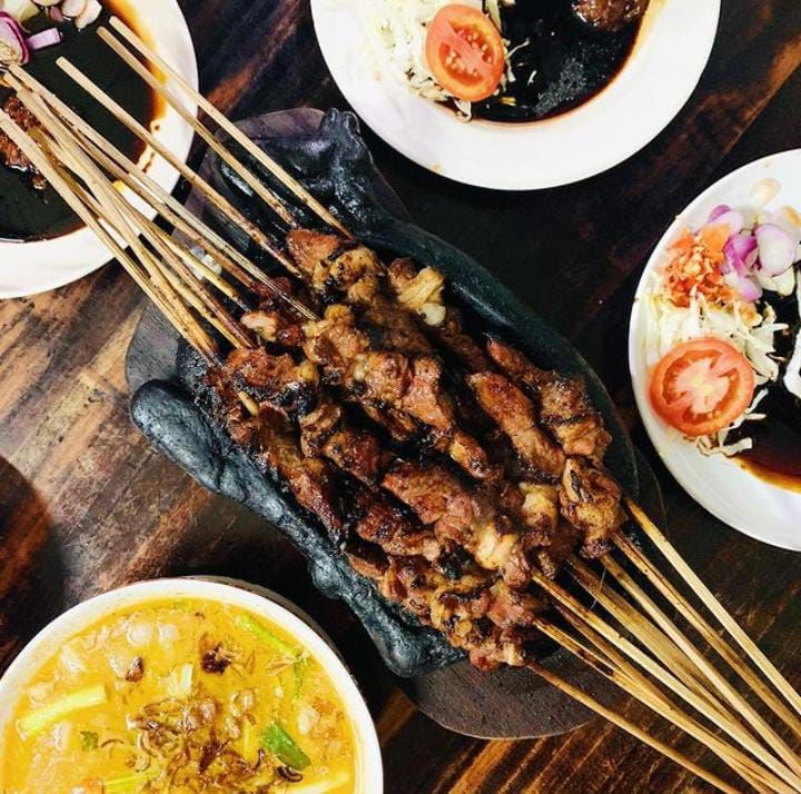 Sate Kambing Muda Pak Masyudi/IG/@madangdut