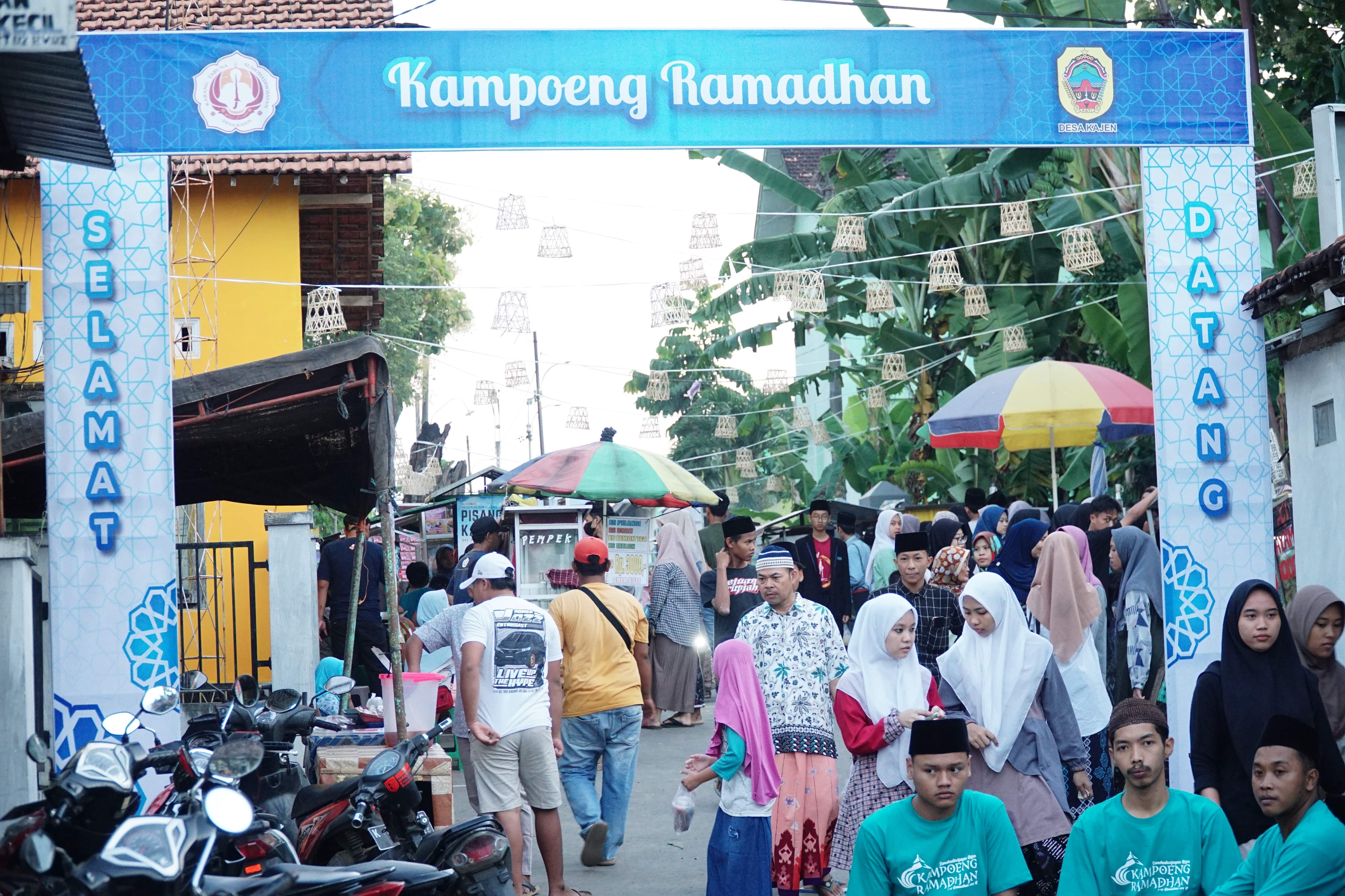 Suasana kampung ramadan Kajen