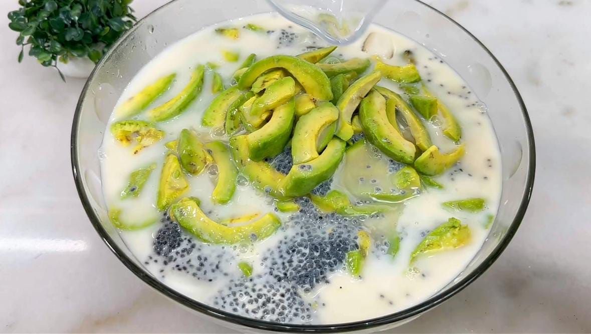 Es Teler Alpukat, ide menu takjil untuk berbuka puasa.