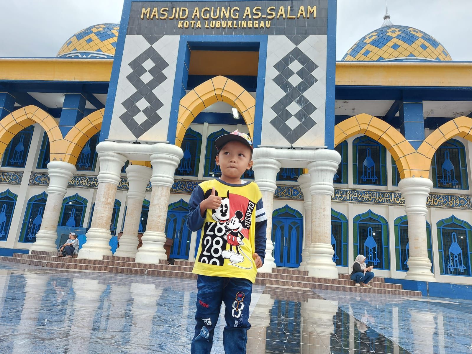 Masjid Agung As-Salam, yang pada bulan Sui Ramadhan, menyediakan bukan bersama, dan selalu menyiarkan Imsakiyah di Lubuklinggau.