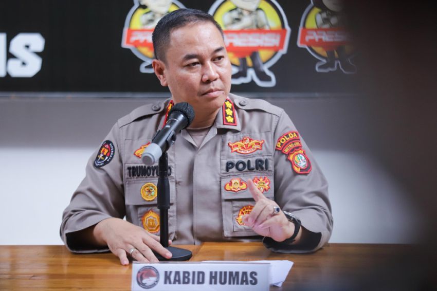 Kabid Humas Polda Metro Jaya Kombes Pol Trunoyudo Wisnu Andiko saat memberikan keterangan pers.