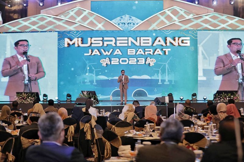 Gubernur Jawa Barat Ridwan Kamil menghadiri Musyawarah Perencanaan Pembangunan (Musrenbang) Pemerintah Daerah Provinsi Jawa Barat 2023 untuk Penyusunan RKPD Tahun 2024 di Trans Luxury Hotel, Kota Bandung, Selasa (21/3/2023).
