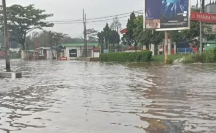 Kabupaten Bandung Diterjang longsor dan banjir.