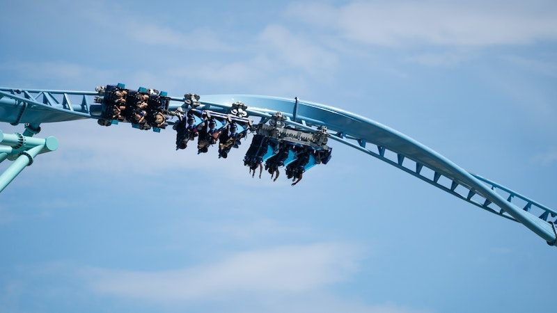 Jenis Perubahan Energi Apa yang Berlangsung Selama Gerakan dari Sebuah Roller Coaster