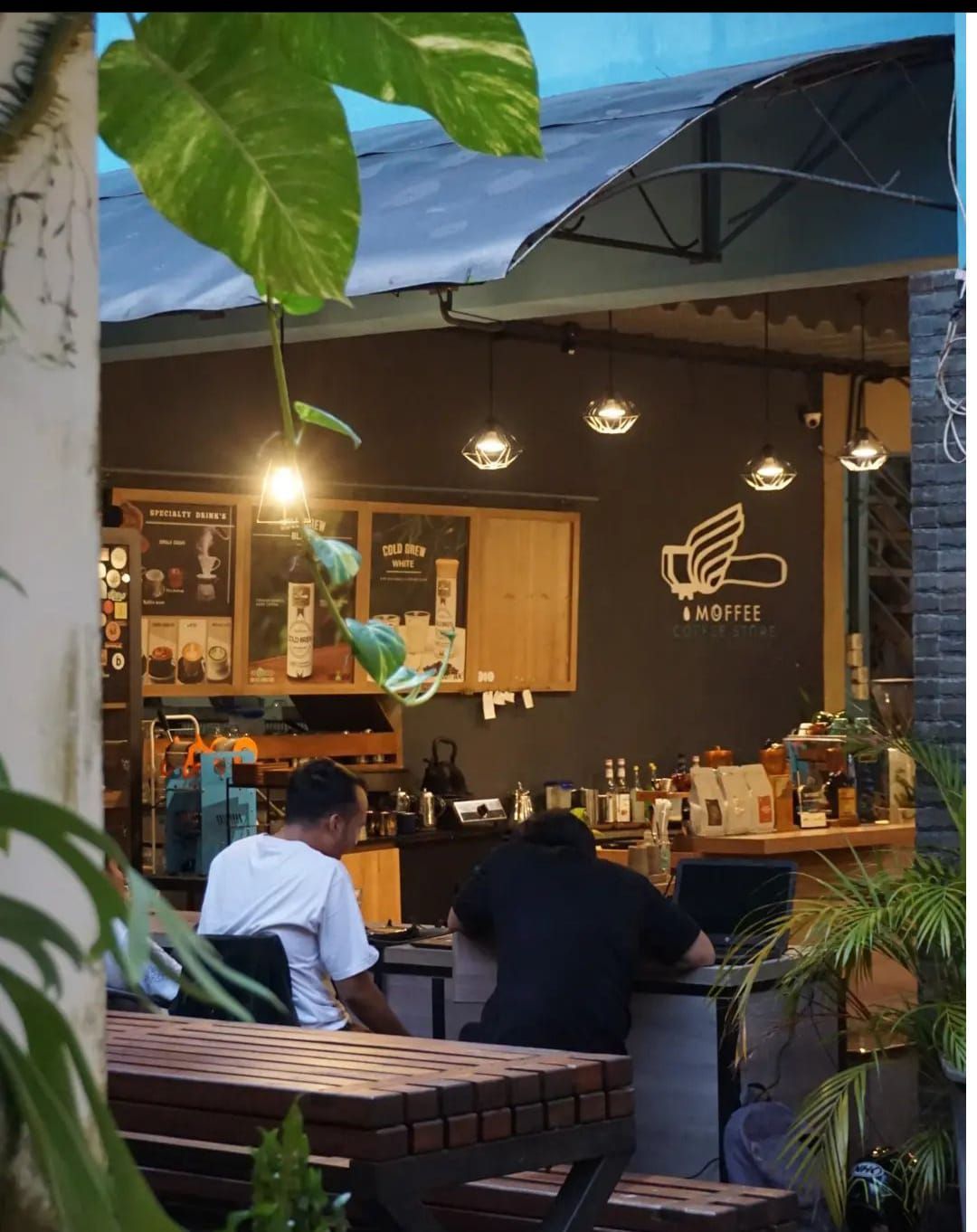 Moffee Coffee Store, Rekomendasi Tempat Ngabuburit Asik di Kota Manado/instagram Moffee Coffee Store