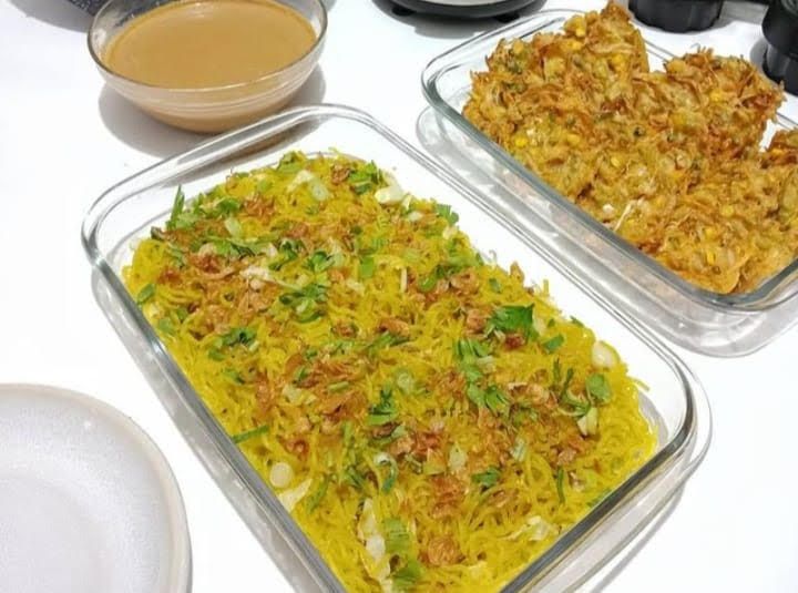 Mie glosor/sorodot Bogor, ciri khas makanan berbuka puasa bagi masyarakat di Kota Bogor, dan makanan ini hanya ada saat Bulan Ramadhan.