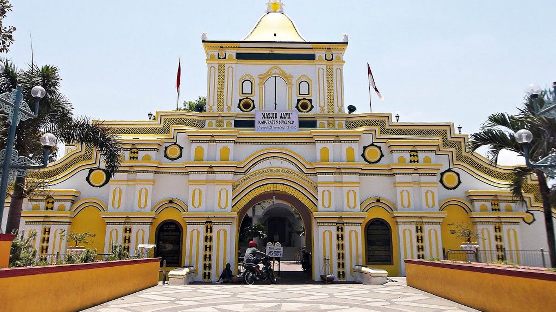 Inilah 3 Destinasi Wisata Religi Terbaik di Sumenep, Madura yang Wajib Dikunjungi!