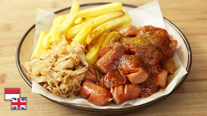 Ilustrasi Currywurst khas Jerman buatan chef Devina Hermawan.