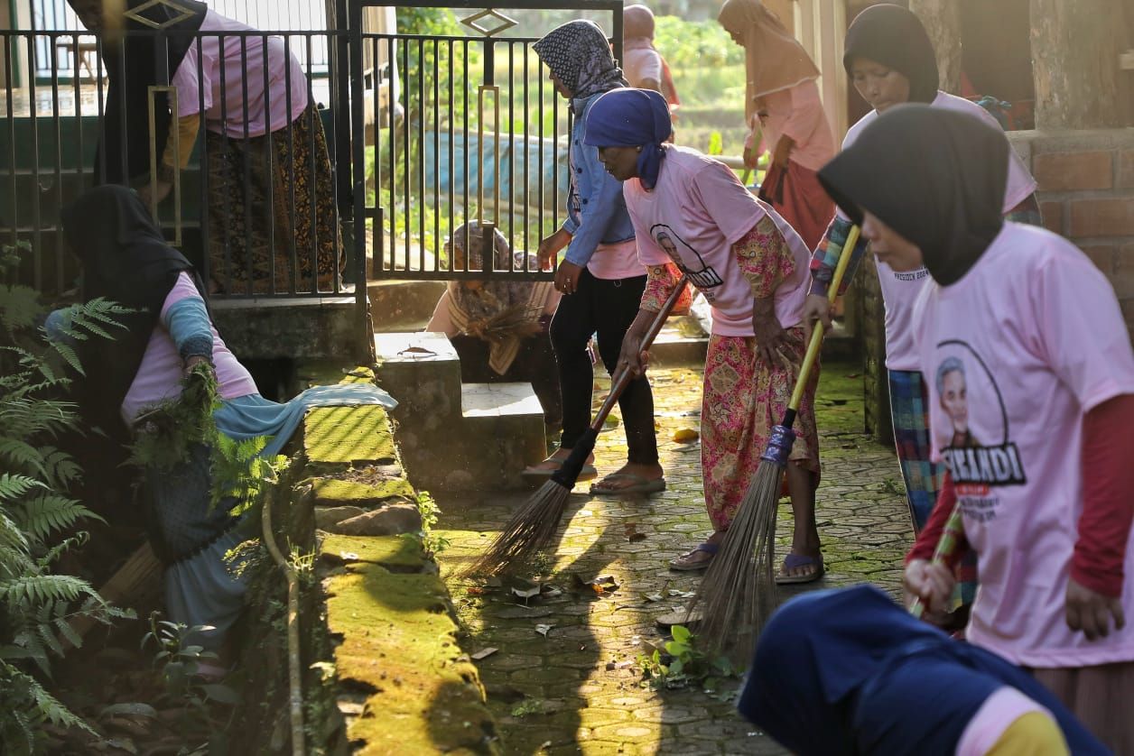 SRIKANDI Ganjar lakukan bersih-bersih di Cirebon