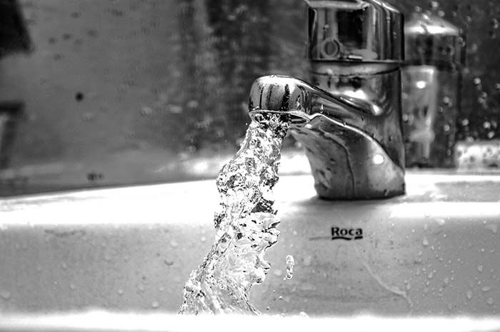Menurut laporan PBB, 70% orang di seluruh dunia tidak memiliki akses air bersih.
