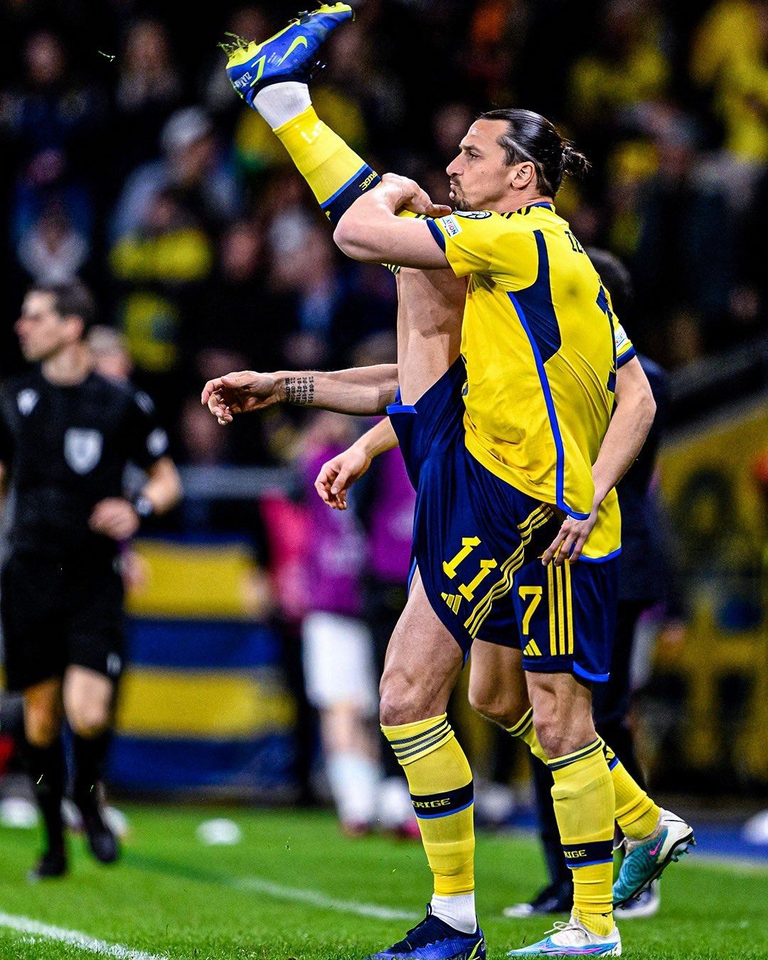 Zlatan Ibrahimovic jadi salah satu pemain tertua yang main di ajang kualifikasi Euro