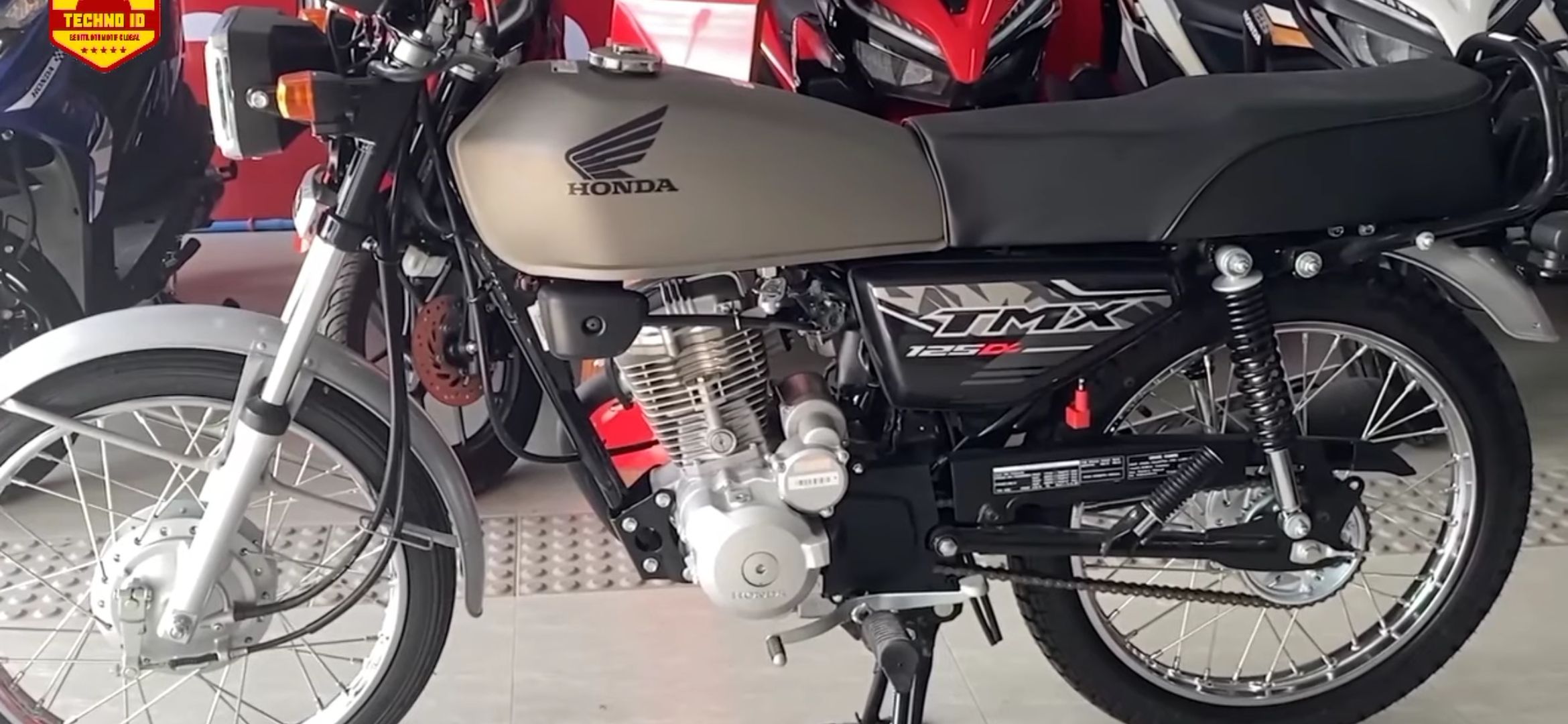Padukan Gaya RX King dan CB 100! Honda Kenalkan Motor Baru Bermesin 125, Intip Harga dan Spesifikasinya