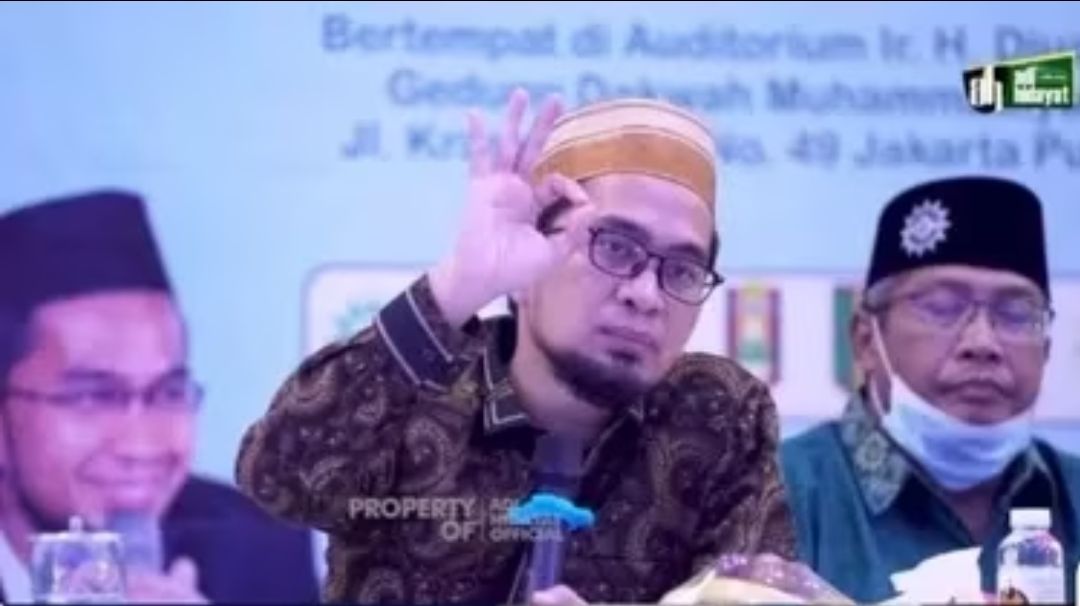 Ustadz Adi Hidayat: Ada 3 Syarat bagi wanita untuk melaksanakan shalat tarawih di bulan Ramadhan berikut hukumnya menurut hadist