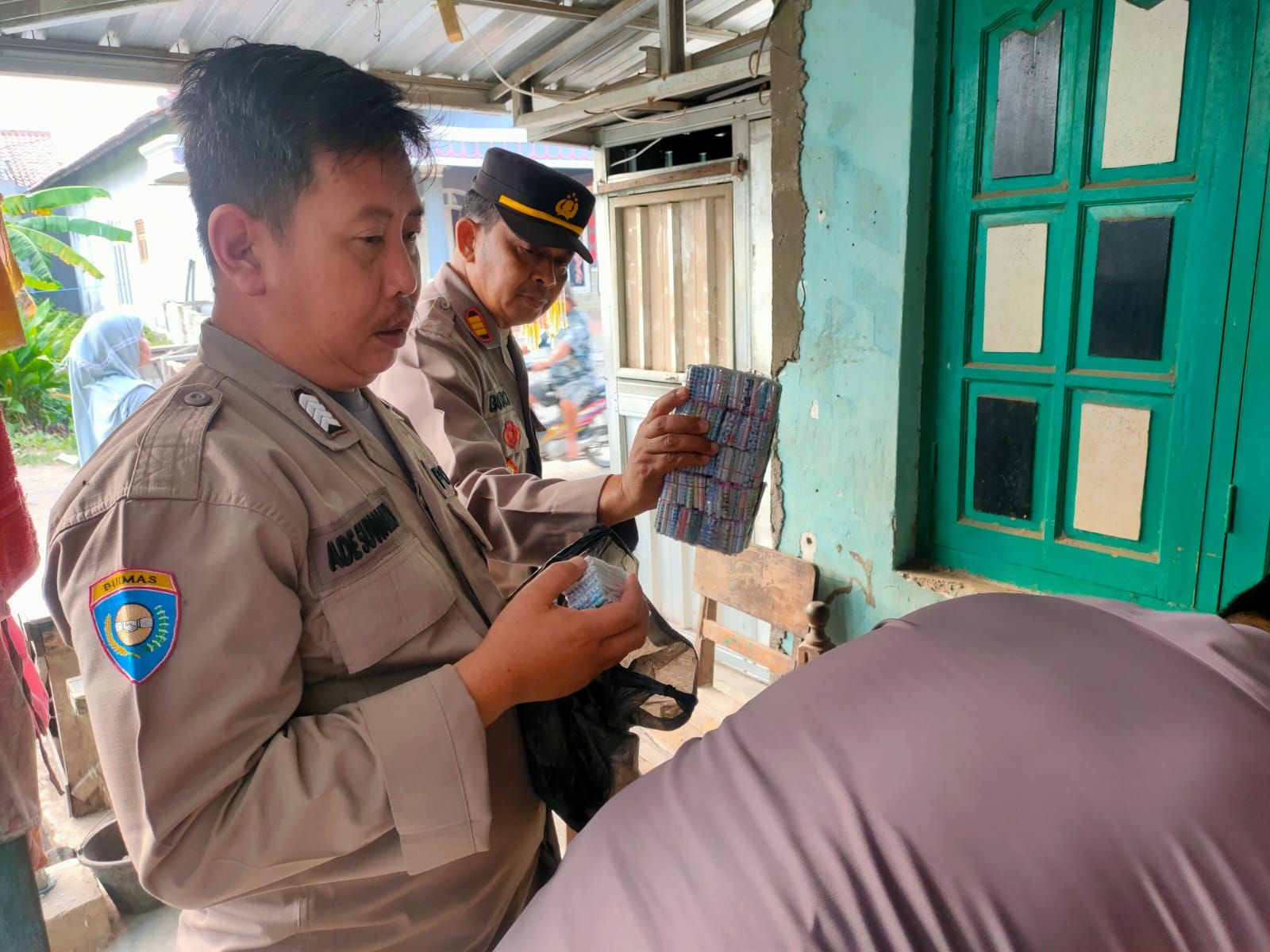  Dalam rangka menjaga keamanan dan kenyamanan selama bulan Ramadhan, jajaran Polres Brebes menggelar Kegiatan Kepolisian Yang Ditingkatkan (KKYD) dengan melakukan razia