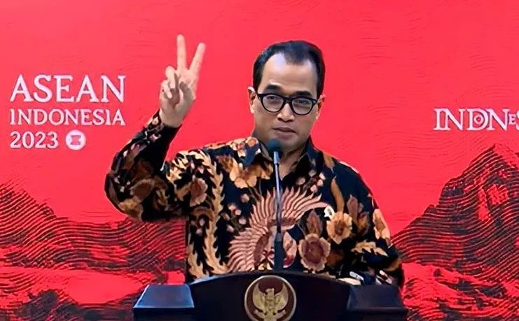    Budi Karya Sumadi, Menteri Perhubungan (menhub) menyampaikan keterangan pers selepas rapat terbatas persiapan arus mudik di Kantor Presiden di Jakarta pada Jumat, 24 Maret 2023. 