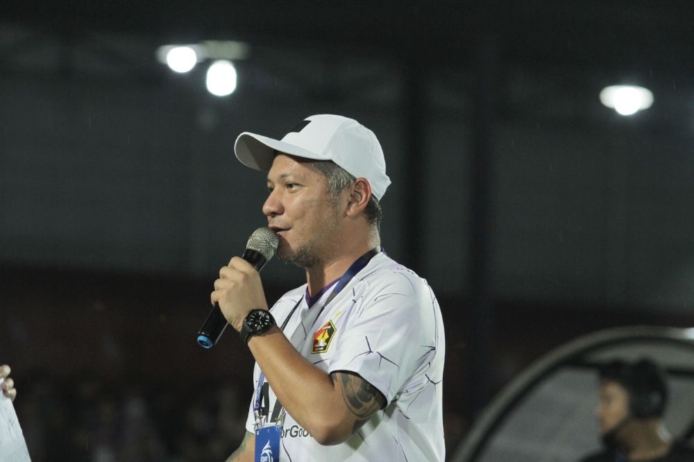 Gading Marten hadir di Stadion Brawijaya menyaksikan laga antara Persik Kediri melawan Persita Tangerang, Jumat 24 Maret 2023 malam.