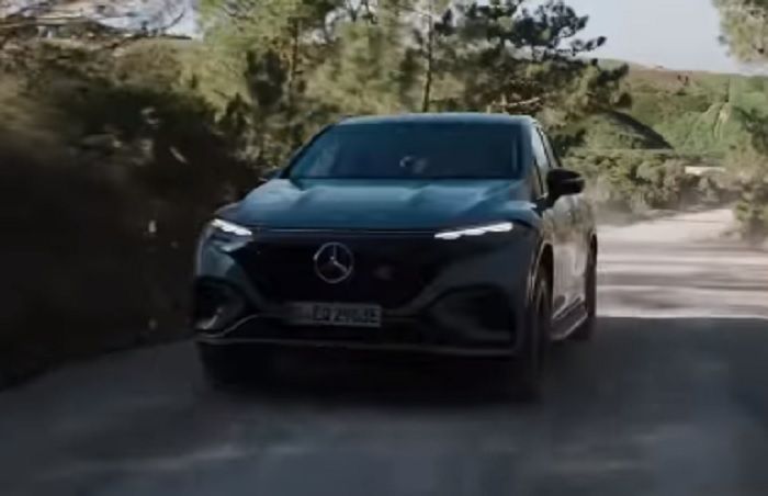 Mercedes-Benz EQS SUV/Tangkap Layar YouTube/Mercedes-Benz