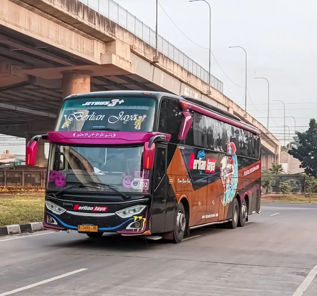 Harga Tiket Bus Berlian Jaya Lebaran 2023