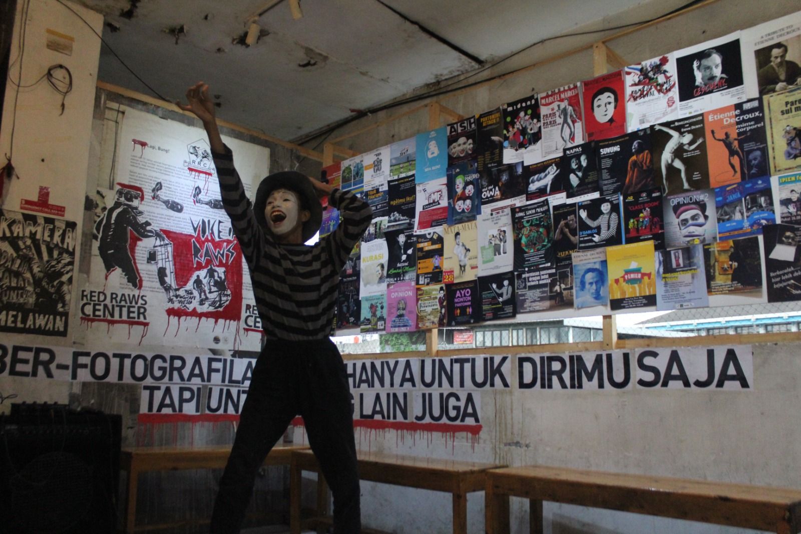 Peringatan Hari Pantomim Sedunia di Kota Bandung: Pusat Studi Mime Wanggi Hoed Gelar Pameran.