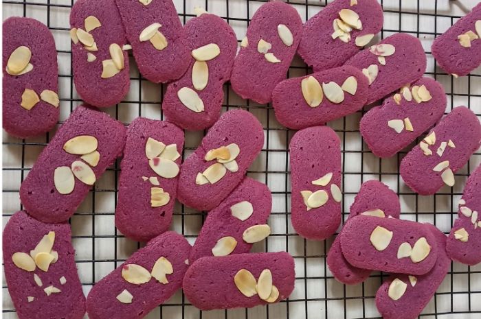 Resep lidah kucing taro untuk isian toples Lebaran