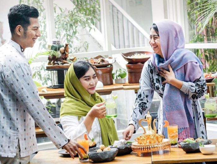 Keutamaan Buka Bersama Tak Sekedar Senang-Senang: Momen Berbagi Kebaikan dan Kepedulian Sosial