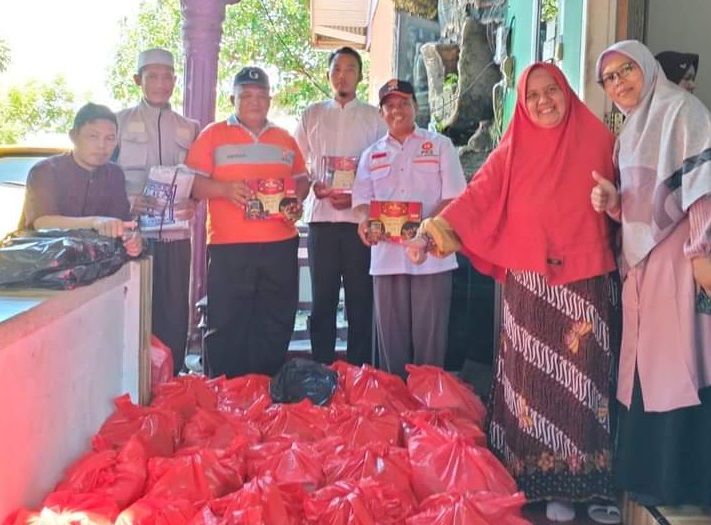 PKS Bengkulu Bagikan 3.000 Paket Takjil untuk Warga: Komitmen Sosial di Bulan Ramadan