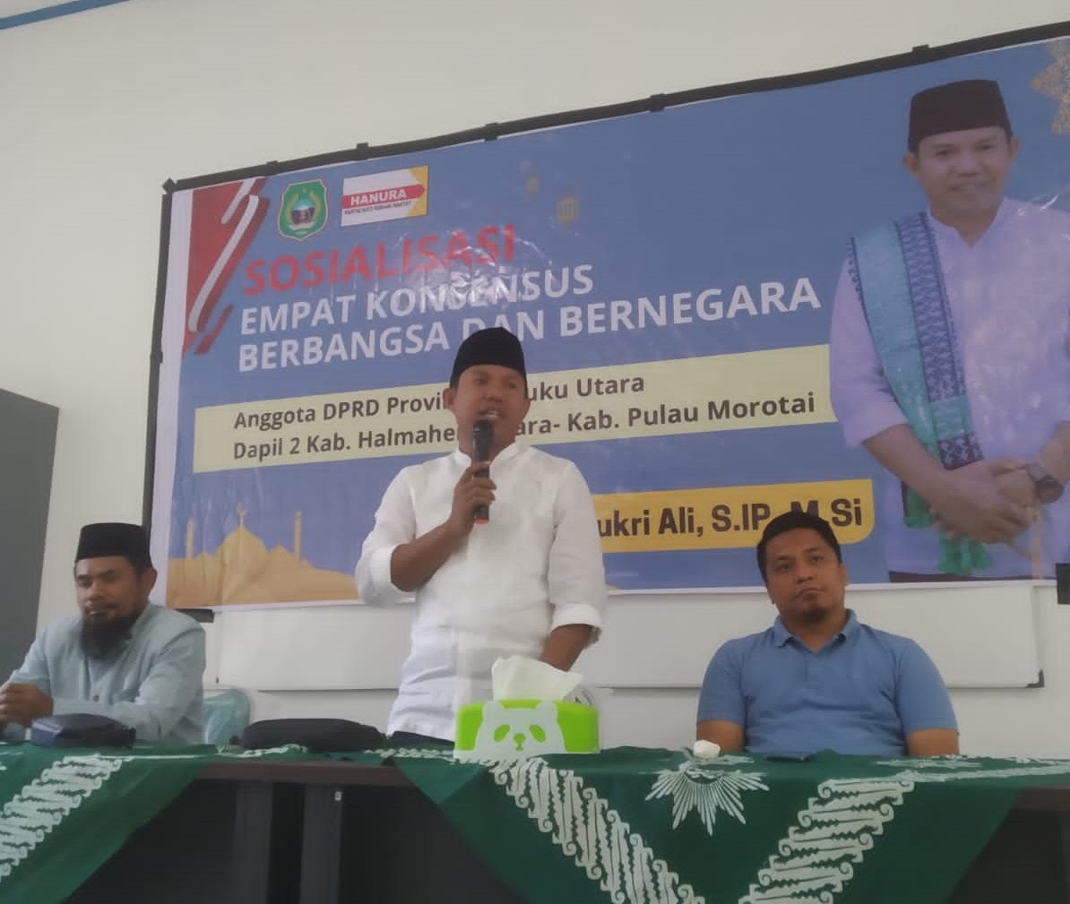  Anggota DPRD Provinsi Maluku Utara, Sukri Ali, menggelar sosialisasi konsensus empat pilar kebangsaan di SMA Pulau Morotai