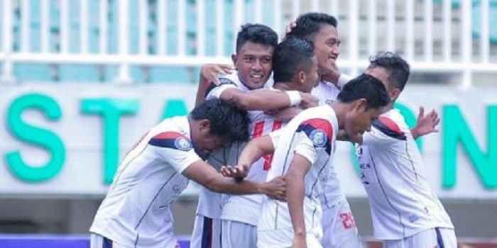 Prediksi Skor Arema FC vs Bali United Liga 1 hari ini Senin 27 Maret 2023. Laga digelar di Stadion PTIK Jakarta, Senin malam pukul 20.30 WIB. (Foto: Instagram/@aremafcofficial)