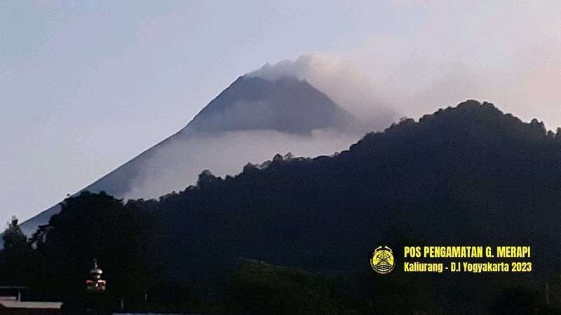 Visual Gunung Merapi dalam pengamatan Senin (27/3/2023) sejak pukul 00.00 hingga pukul 06.00 WIB.