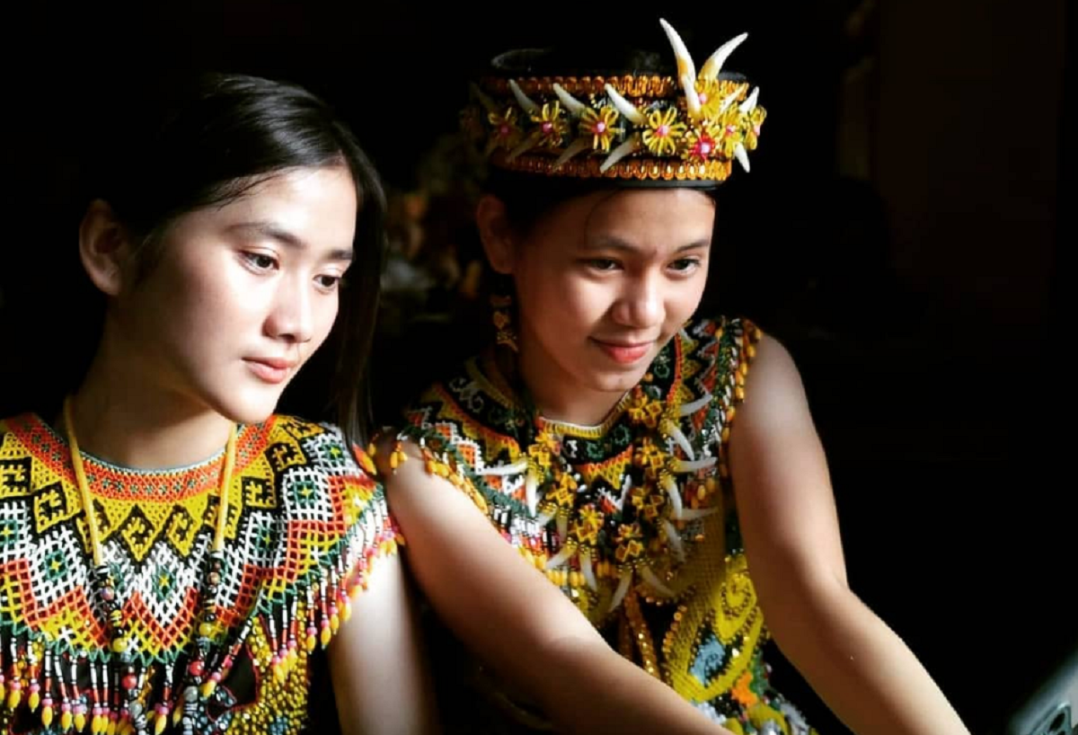Ilustrasi Suku Dayak. Keajaiban Alam Kalimantan Timur yang Terpancar dari Empat Desa Wisata Ini, No.2 Banyak Suku Dayak Cantik!/Tangkapan Layar/instagram.com @dayak__kalimantan
