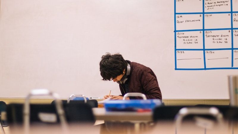TERLENGKAP! 50+ Contoh Soal Ujian Sekolah Bahasa Indonesia Kelas 6 dan Kunci Jawabannya Tahun 2023