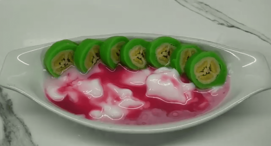 Berikut resep es pisang ijo, menu buka puasa yang lezat dan menyegarkan, bisa dijual sebagai takjil selama Ramadan.