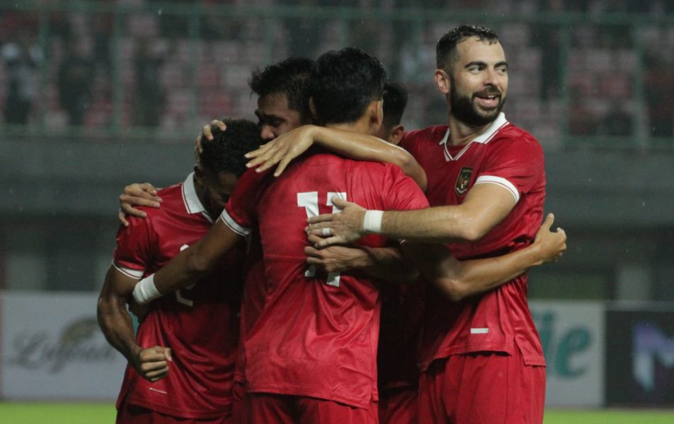 Jordi Amat jadi pahlawan Tim Nasional Indonesia dengan sundulanya pada menit ke-94 dalam laga FIFA Matchday melawan Burgundi