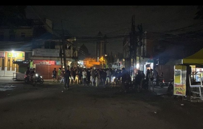 Polres Metro Bekasi Kota memberikan teguran kepada sekitar 300 remaja di Jalan Letnan Arsyad, Kayuringin Jaya, Bekasi Selatan.