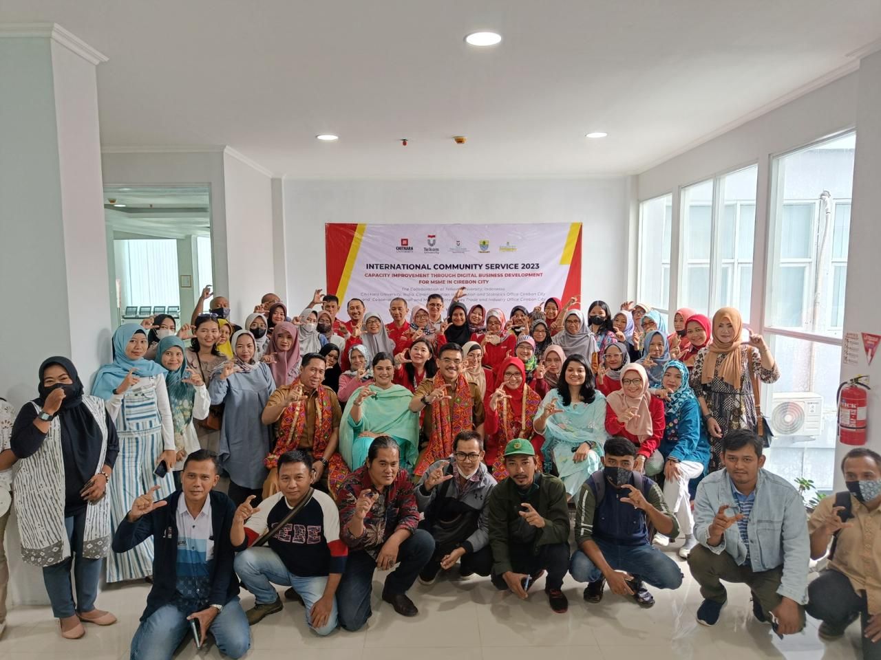 Para pelaku UKM binaan DKUKMPP Kota Cirebon mengikuti pelatihan pemasaran digital.