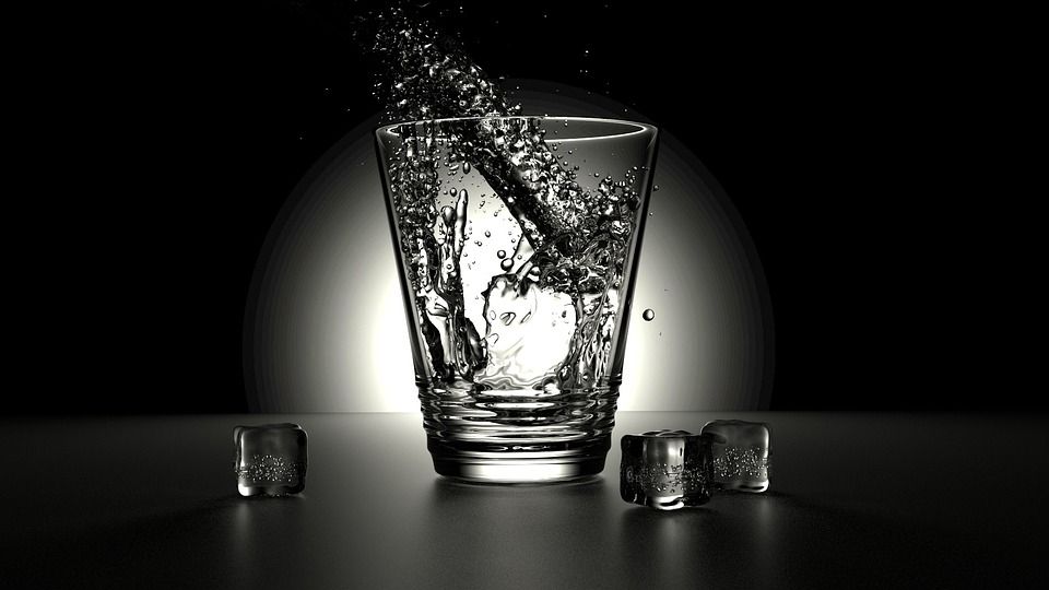 ilustrasi air minum