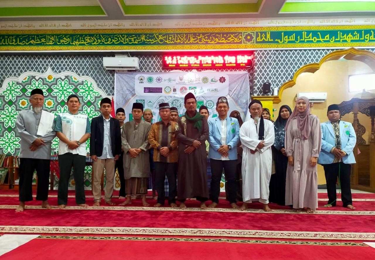 Penyaluran zakat dari BAZNAS kepada yatim piatu dan duaffa yang membutuhkan disetiap momentum Safari Ramadan yang digelar Ormas Islam se Sanggau