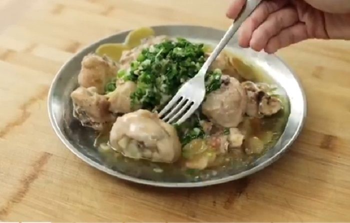 Resep lengkap ayam kukus jahe ala Devina Hermawan untuk menu sahur.