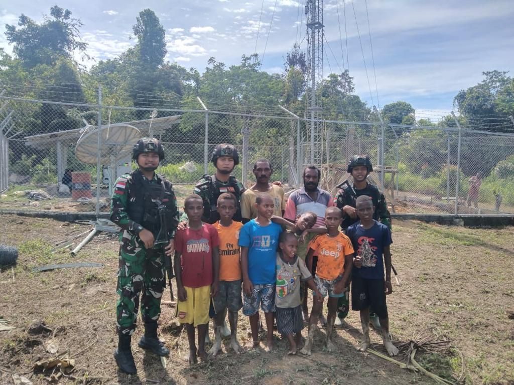 Masyarakat Kampung Kawe Papua Sambut Sukacita Kehadiran Internet