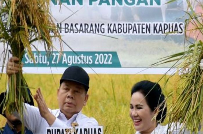 Bupati Kapuas dan Istrinya yang DPR RI Jadi Tersangka Dugaan Korupsi