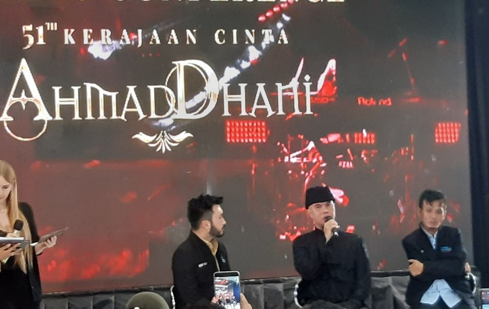 Ahmad Dhani bakal menggelar konser bertajuk 51 Tahun Kerajaan Cinta Ahmad Dhani di Istora Senayan, Jakarta, pada 28 Mei 2023 mendatang.