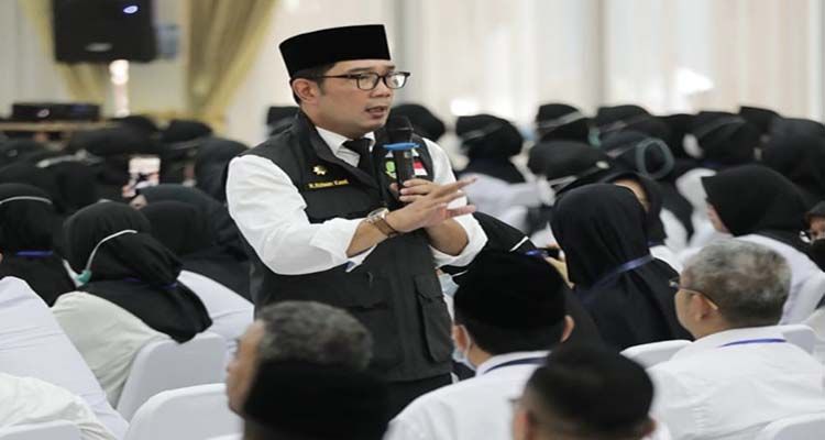 Ridwan Kamil Memberikan Pesan Kepada Para Petugas Haji